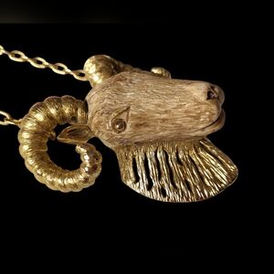 HUGE RAZZA VINTAGE 3D RAMS HEAD ARIES RUNWAY STATEMENT NECKLACE 70s